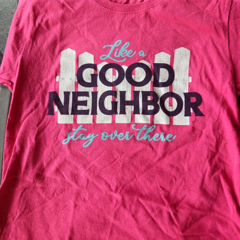 Gildan Small Womans Pink Graphic Tee Brand NEW